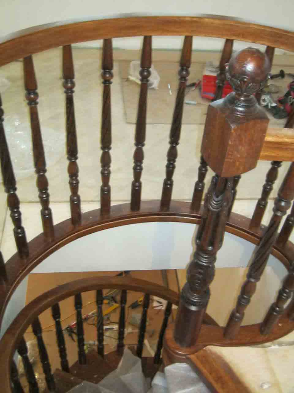 Продажа и изготовление лестниц из дерева в Сочи - для дома и мансарды 