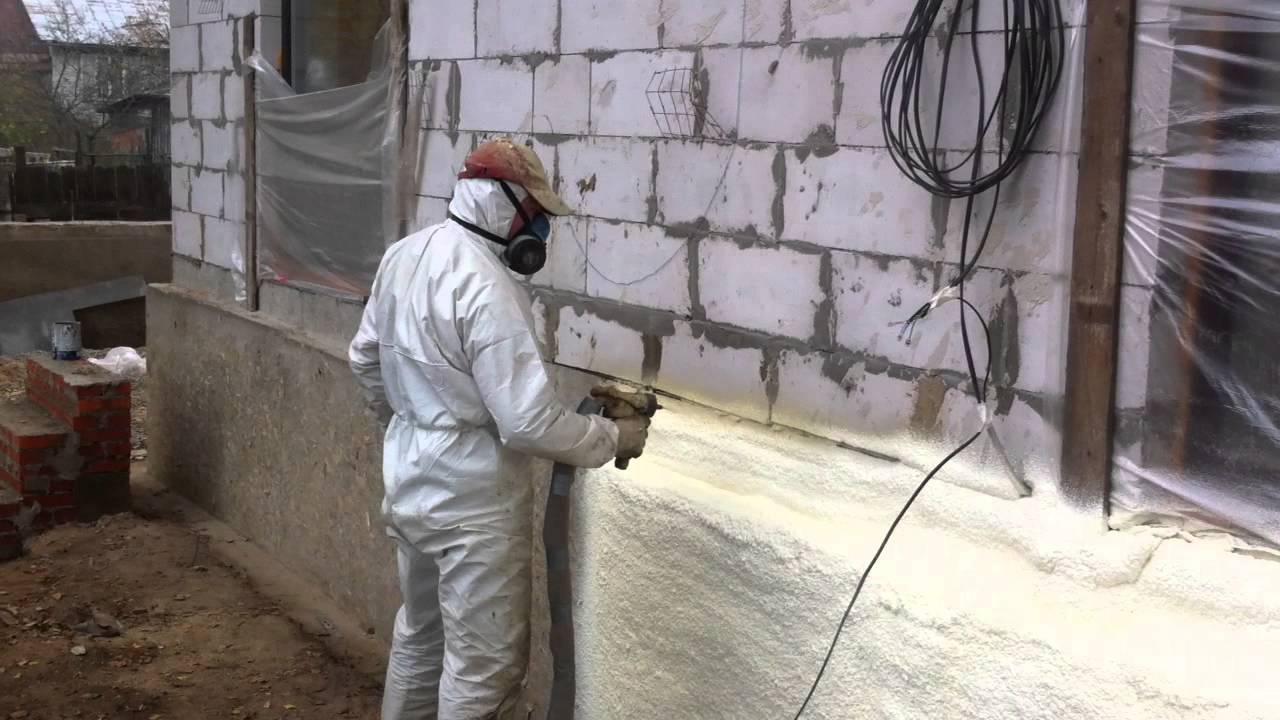 Напыление ППУ и заливка стен  пеной для утепления в Кореновске и Кореновском районе Краснодарского края  