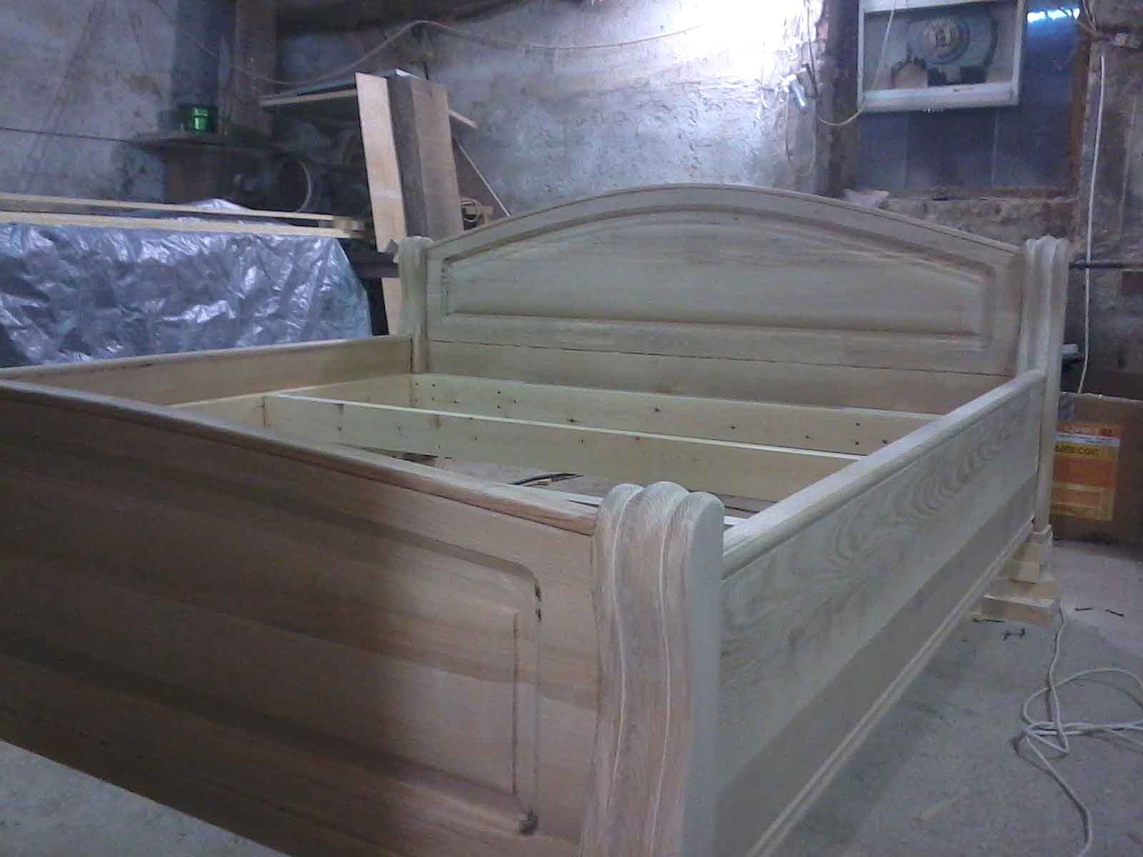 Деревянная мебель, кровать в  Сочи 
